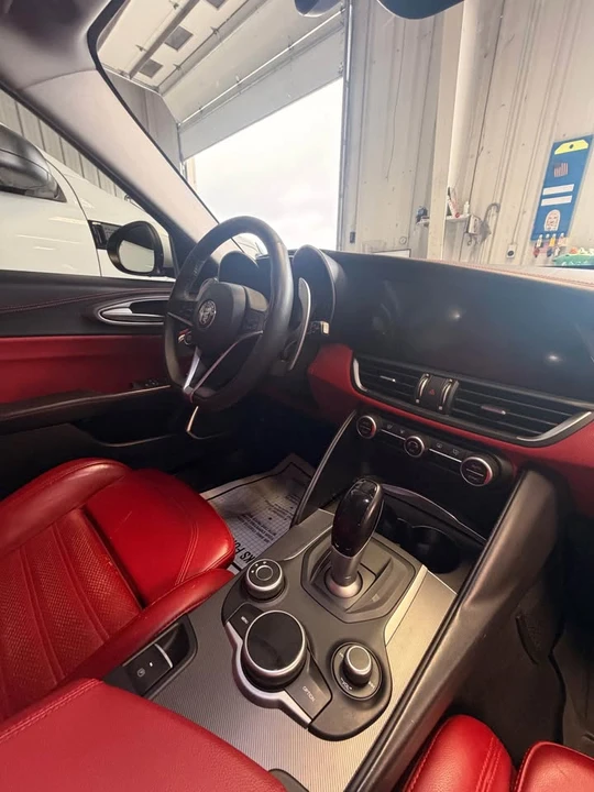 2018 Alfa Romeo Giulia - Image 5 of 7