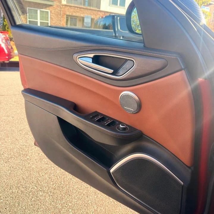 2018 Alfa Romeo Giulia - Image 5 of 10