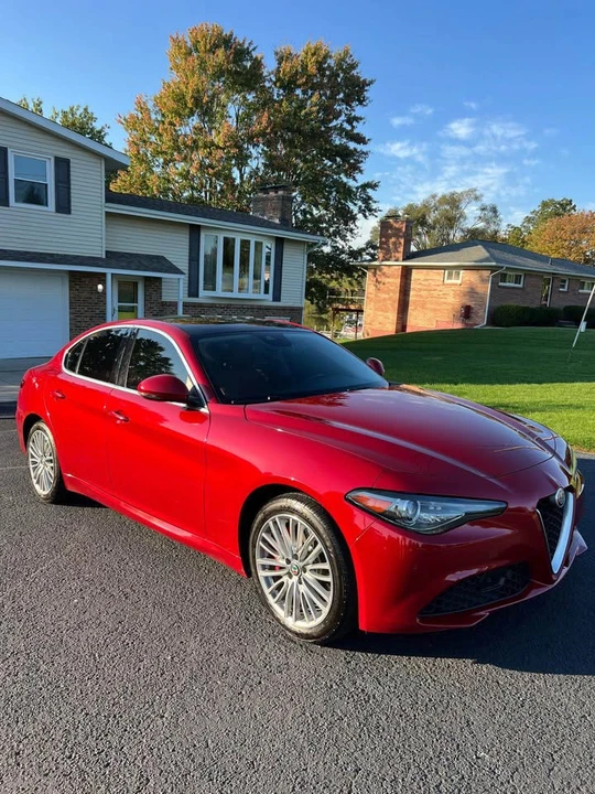 2018 Alfa Romeo Giulia - Image 12 of 13