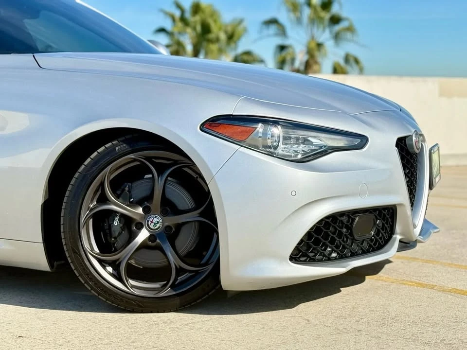 2018 Alfa Romeo Giulia - Image 5 of 16