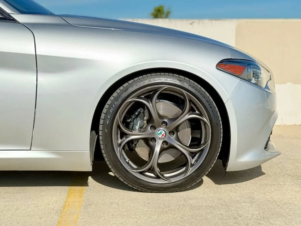 2018 Alfa Romeo Giulia - Image 12 of 16