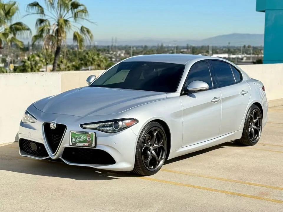 2018 Alfa Romeo Giulia - Image 10 of 16
