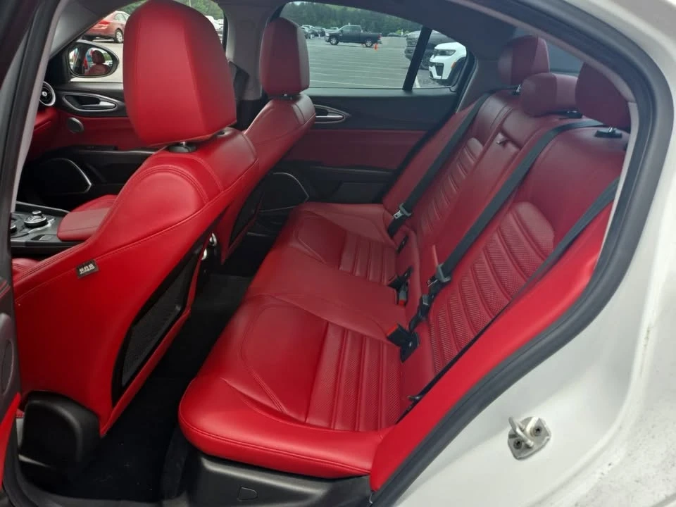 2018 Alfa Romeo Giulia - Image 8 of 10