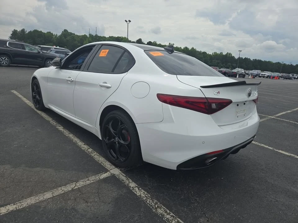 2018 Alfa Romeo Giulia - Image 7 of 10