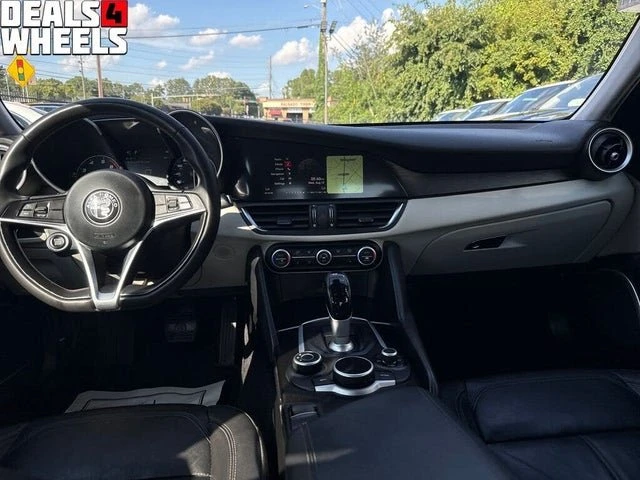 2018 Alfa Romeo Giulia - Image 12 of 20