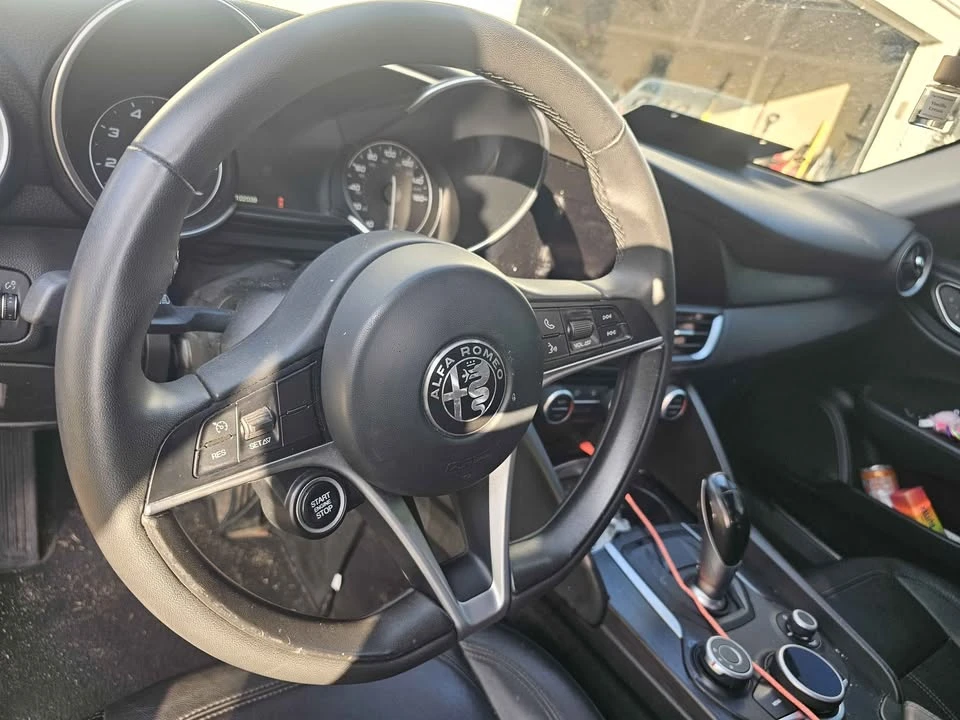 2018 Alfa Romeo Giulia - Image 5 of 8