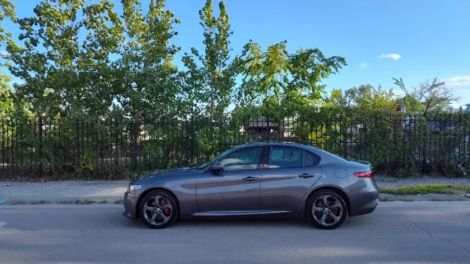 2018 Alfa Romeo Giulia - Image 17 of 20