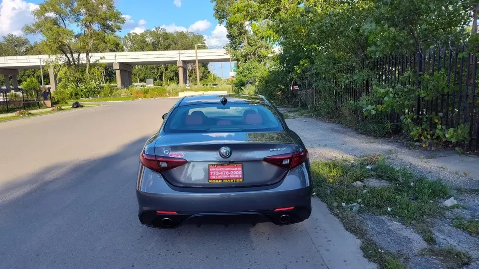 2018 Alfa Romeo Giulia - Image 11 of 20