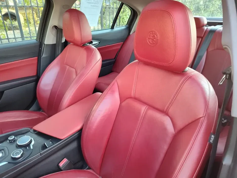 2018 Alfa Romeo Giulia - Image 2 of 20