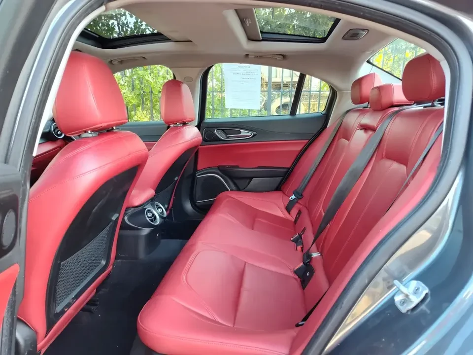 2018 Alfa Romeo Giulia - Image 4 of 20