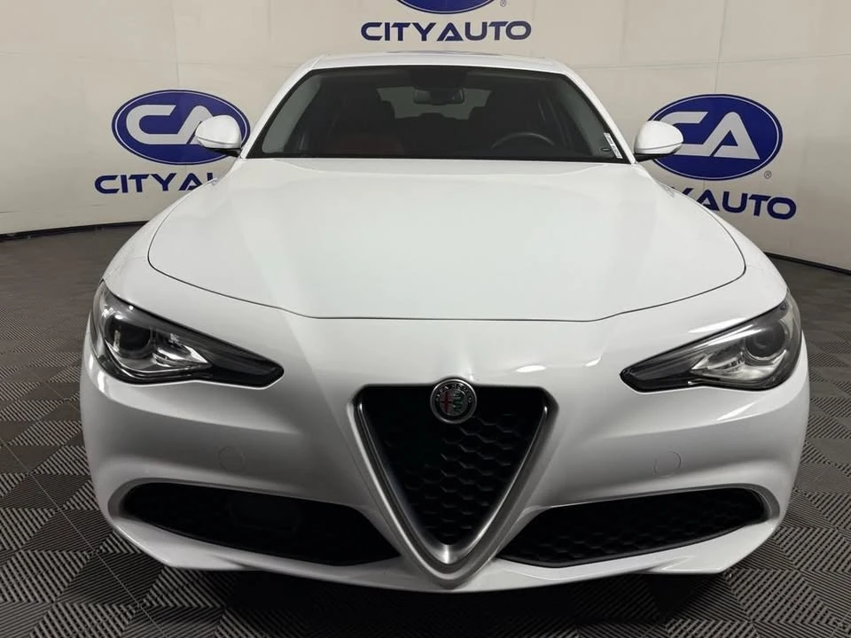 2018 Alfa Romeo Giulia - Image 2 of 20