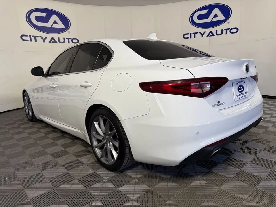 2018 Alfa Romeo Giulia - Image 6 of 20