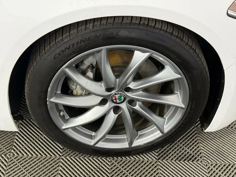 2018 Alfa Romeo Giulia - Image 8 of 20