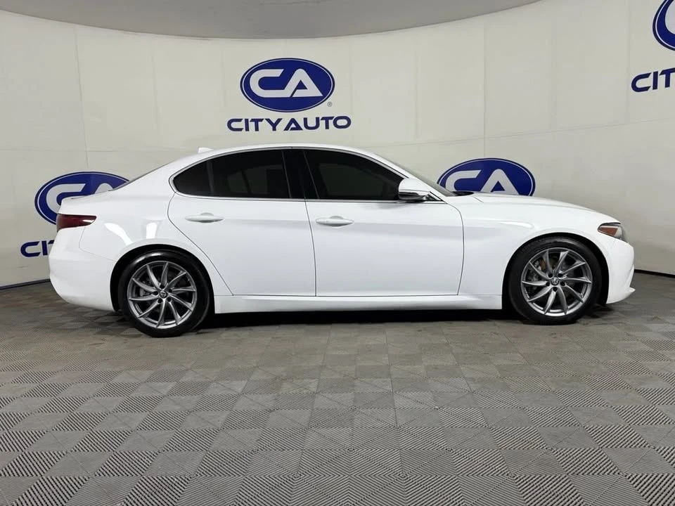 2018 Alfa Romeo Giulia - Image 3 of 20