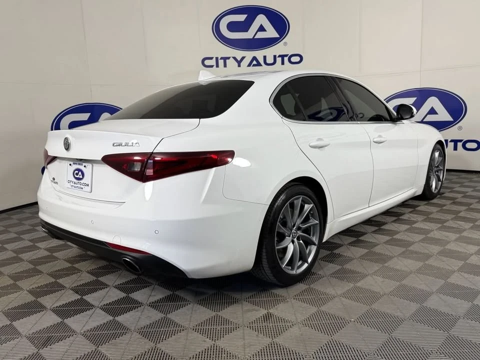 2018 Alfa Romeo Giulia - Image 4 of 20