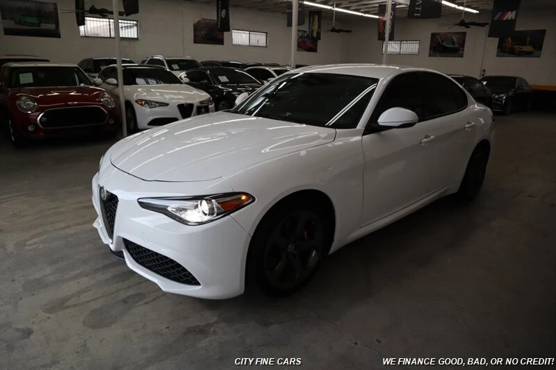 2018 Alfa Romeo Giulia - Image 2 of 28