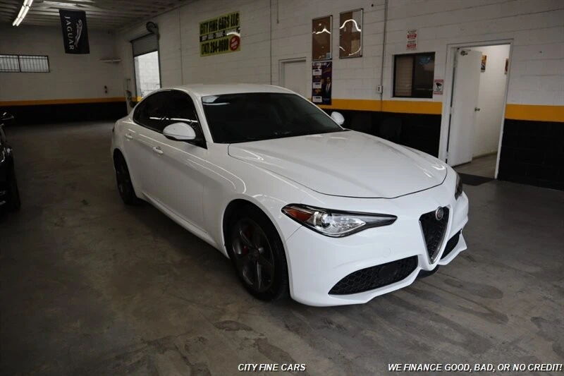 2018 Alfa Romeo Giulia - Image 11 of 28