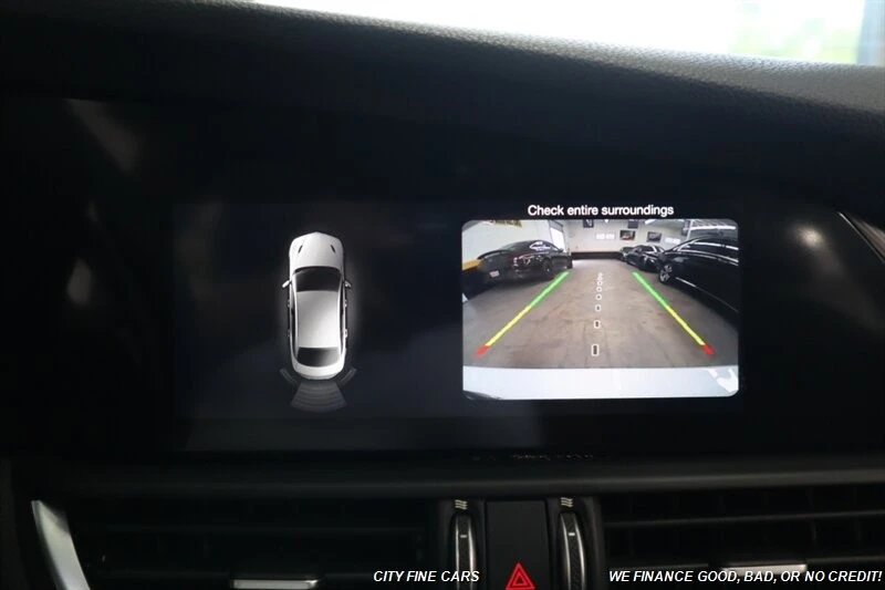 2018 Alfa Romeo Giulia - Image 18 of 28