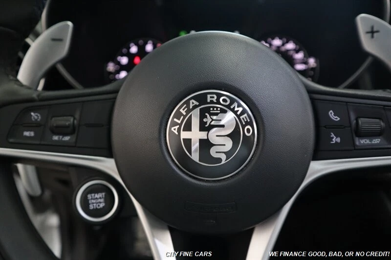 2018 Alfa Romeo Giulia - Image 14 of 28