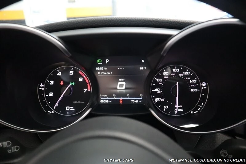 2018 Alfa Romeo Giulia - Image 16 of 28