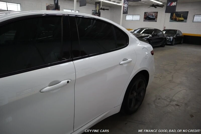 2018 Alfa Romeo Giulia - Image 6 of 28