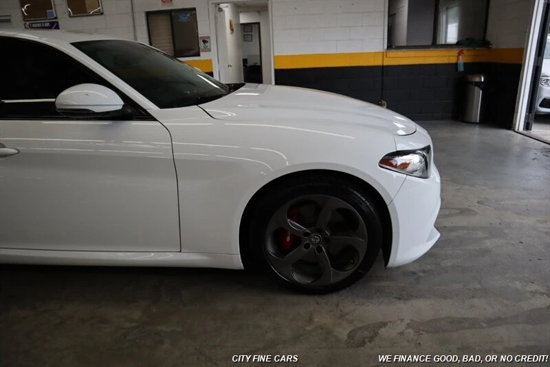 2018 Alfa Romeo Giulia - Image 10 of 28