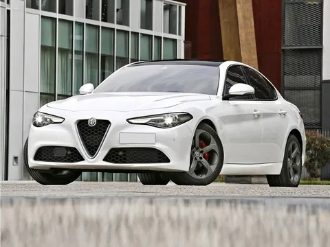 2018 Alfa Romeo Giulia Base