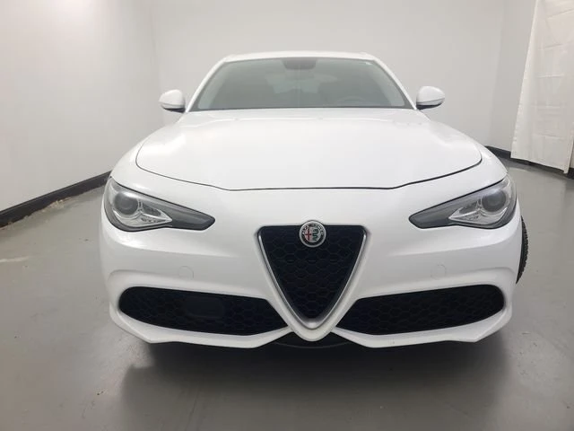 2018 Alfa Romeo Giulia - Image 8 of 20