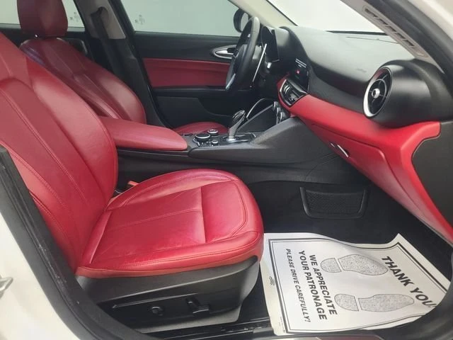 2018 Alfa Romeo Giulia - Image 14 of 20