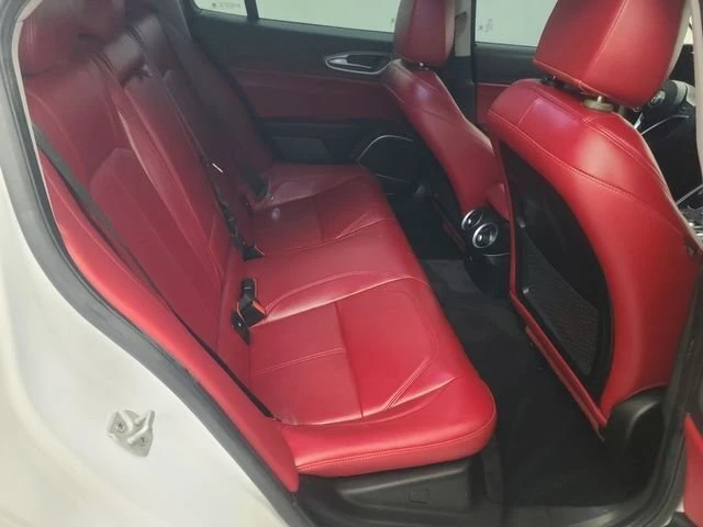 2018 Alfa Romeo Giulia - Image 16 of 20
