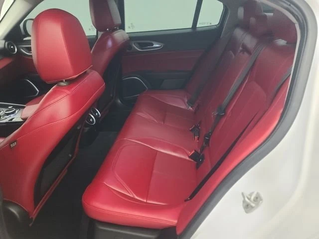 2018 Alfa Romeo Giulia - Image 19 of 20
