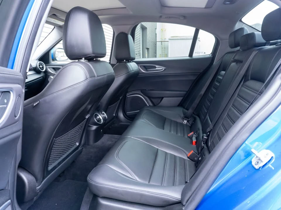 2018 Alfa Romeo Giulia - Image 17 of 20