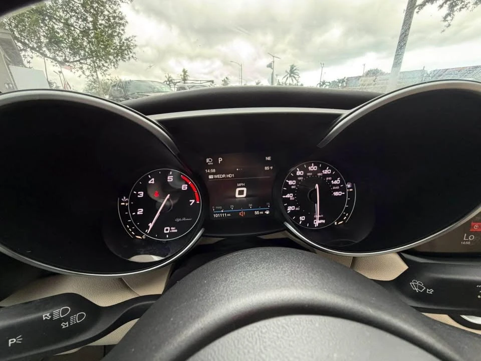 2018 Alfa Romeo Giulia - Image 15 of 15