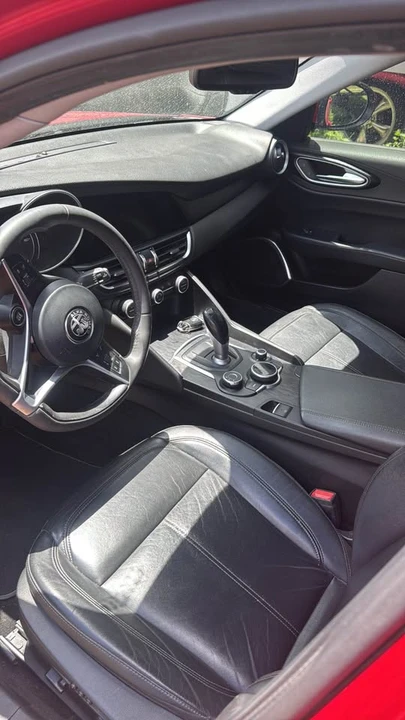 2018 Alfa Romeo Giulia - Image 5 of 5