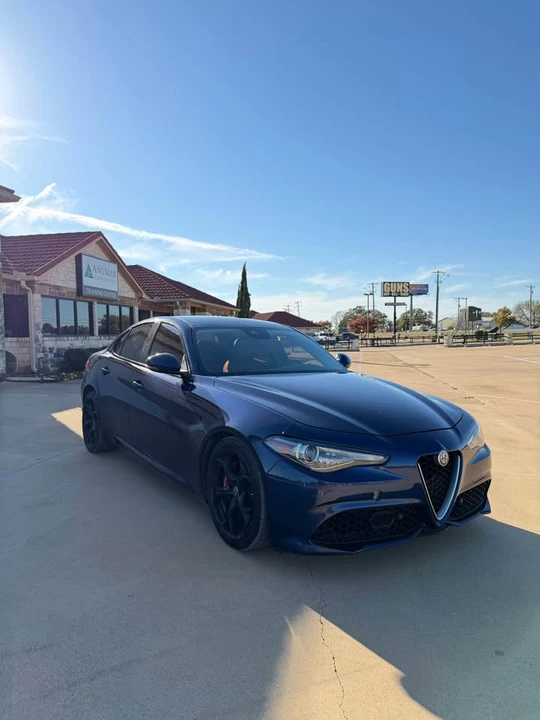 2018 Alfa Romeo Giulia - Image 2 of 18