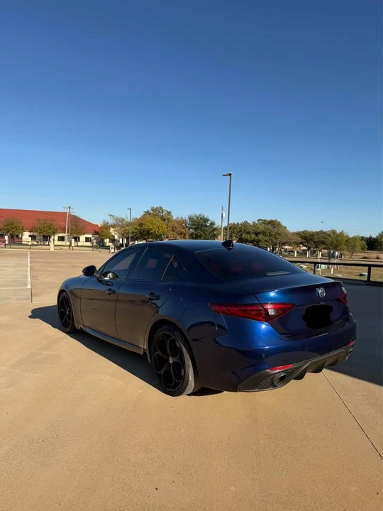 2018 Alfa Romeo Giulia - Image 5 of 18