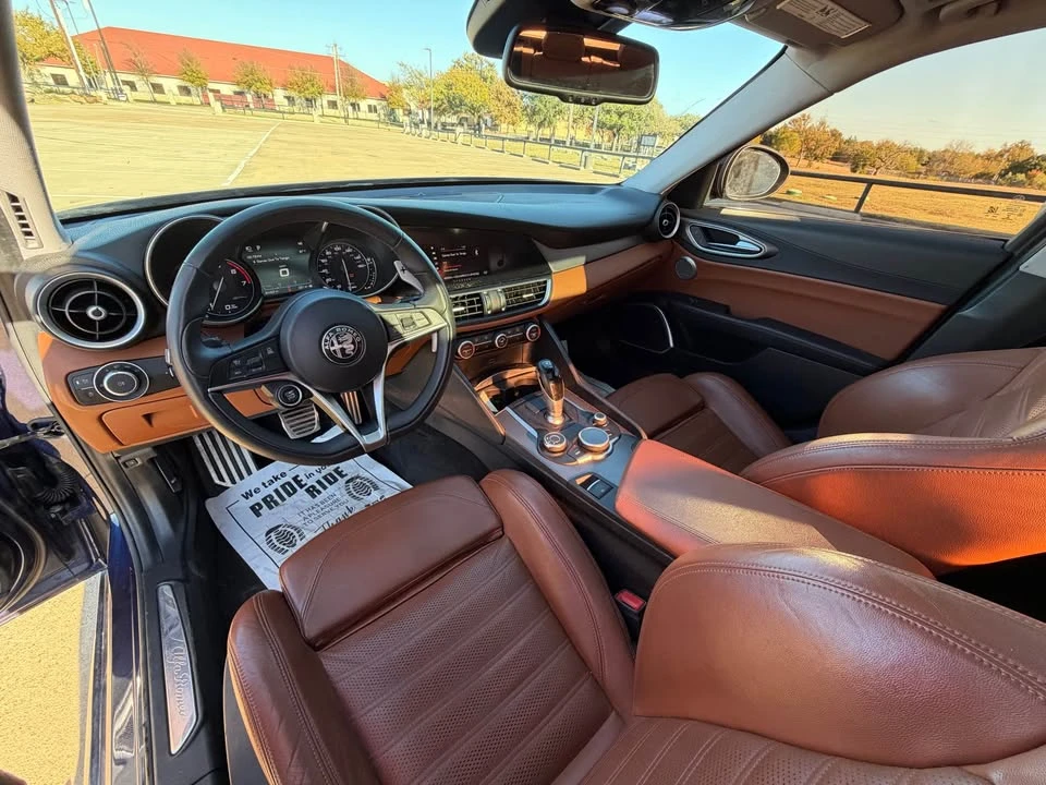 2018 Alfa Romeo Giulia - Image 9 of 18