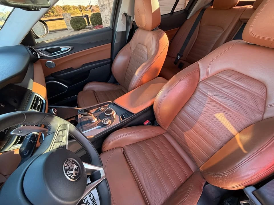 2018 Alfa Romeo Giulia - Image 8 of 18