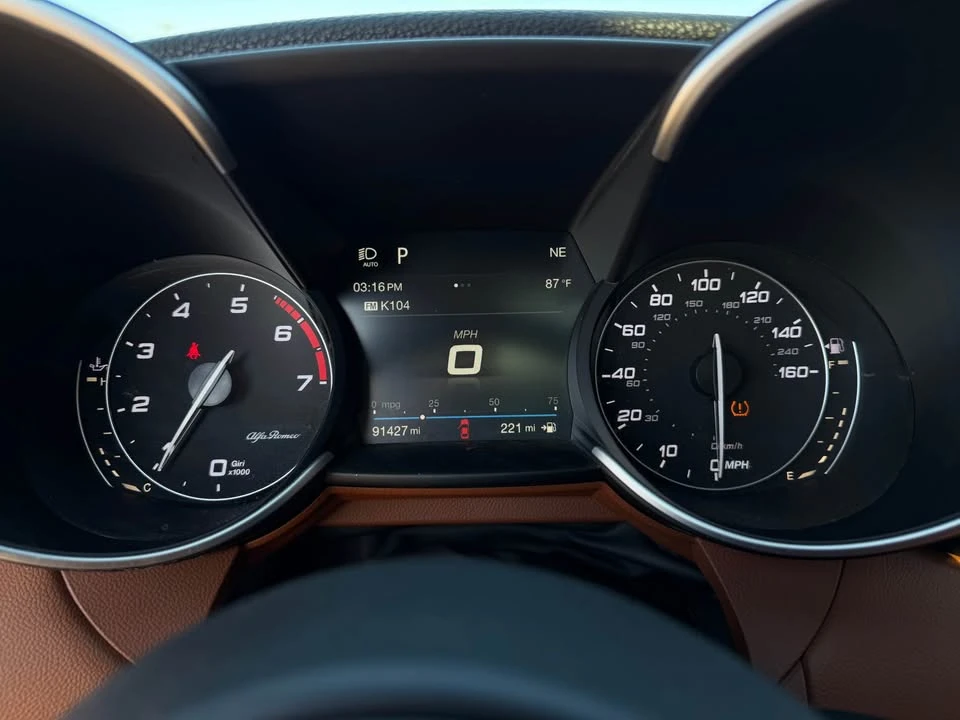 2018 Alfa Romeo Giulia - Image 13 of 18