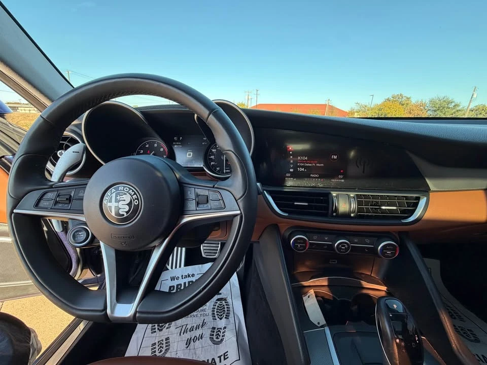 2018 Alfa Romeo Giulia - Image 12 of 18