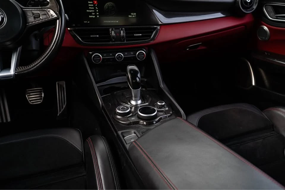 2018 Alfa Romeo Giulia - Image 6 of 7