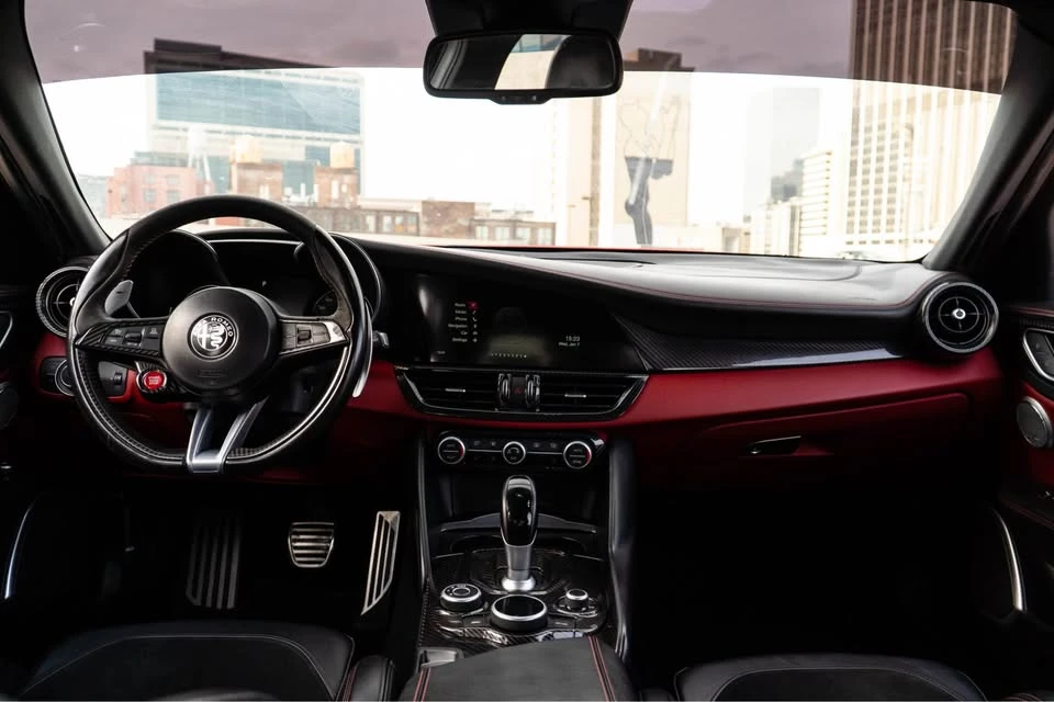 2018 Alfa Romeo Giulia - Image 5 of 7