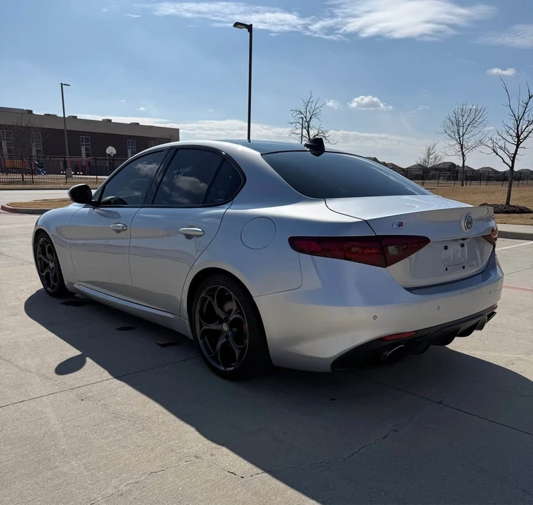 2018 Alfa Romeo Giulia - Image 6 of 12