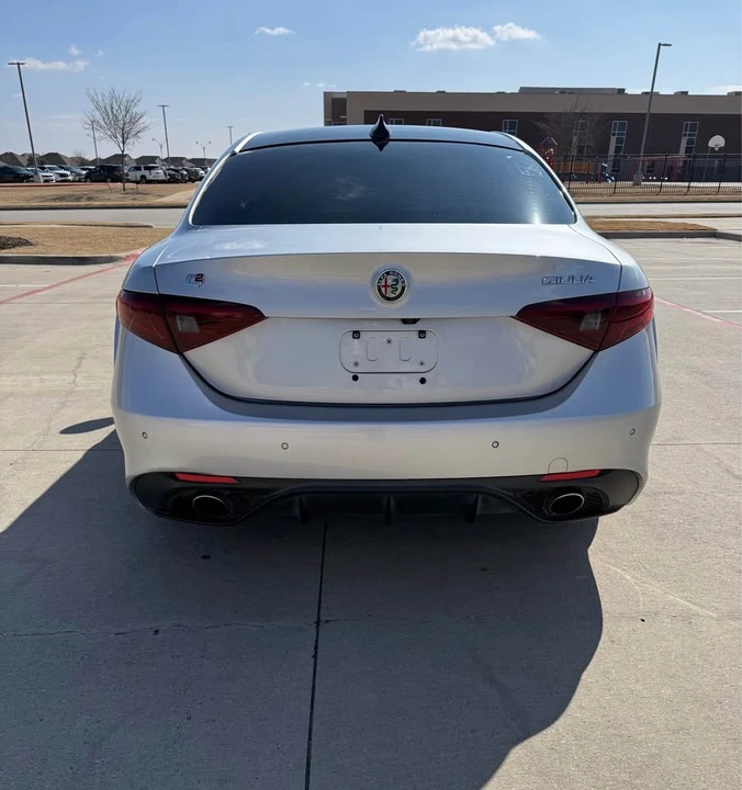 2018 Alfa Romeo Giulia - Image 5 of 12