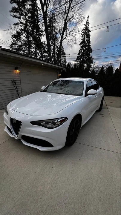 2018 Alfa Romeo Giulia - Image 8 of 13