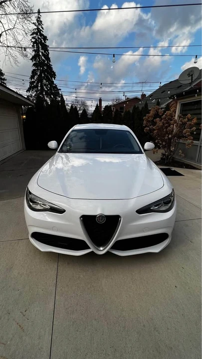 2018 Alfa Romeo Giulia - Image 9 of 13