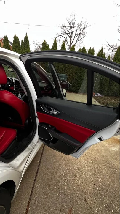 2018 Alfa Romeo Giulia - Image 11 of 13