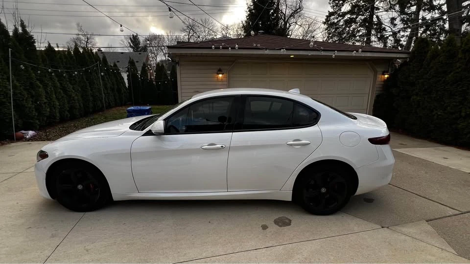 2018 Alfa Romeo Giulia - Image 12 of 13