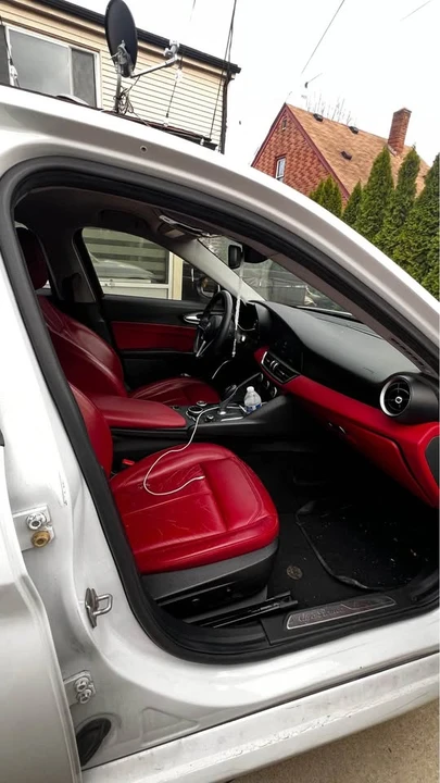2018 Alfa Romeo Giulia - Image 5 of 13