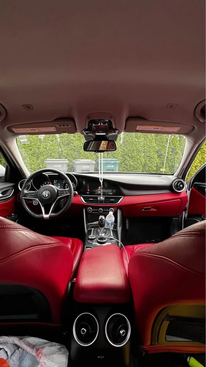 2018 Alfa Romeo Giulia - Image 6 of 13